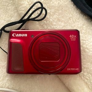 DIGITAL CAMERA : Canon Powershot SX720 HS — Red